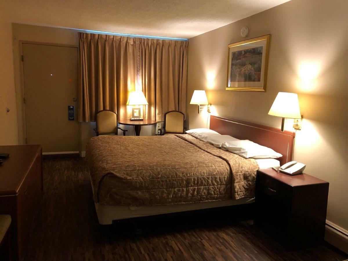 Travellers Inn Calgary Bagian luar foto