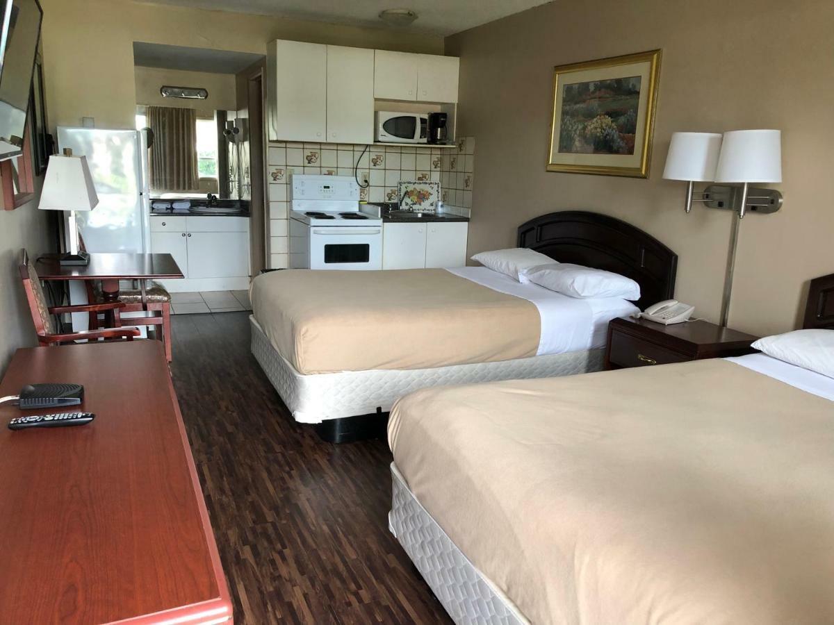 Travellers Inn Calgary Bagian luar foto