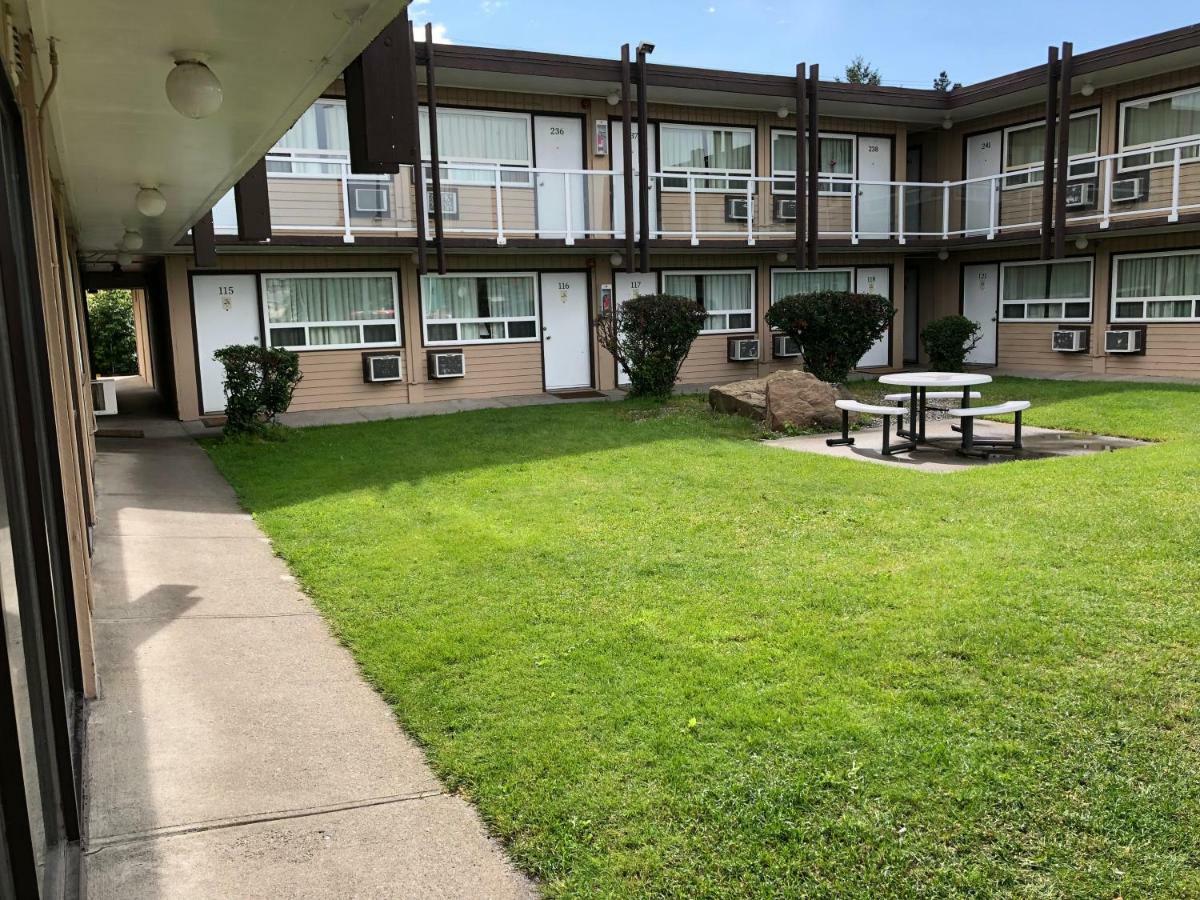 Travellers Inn Calgary Bagian luar foto