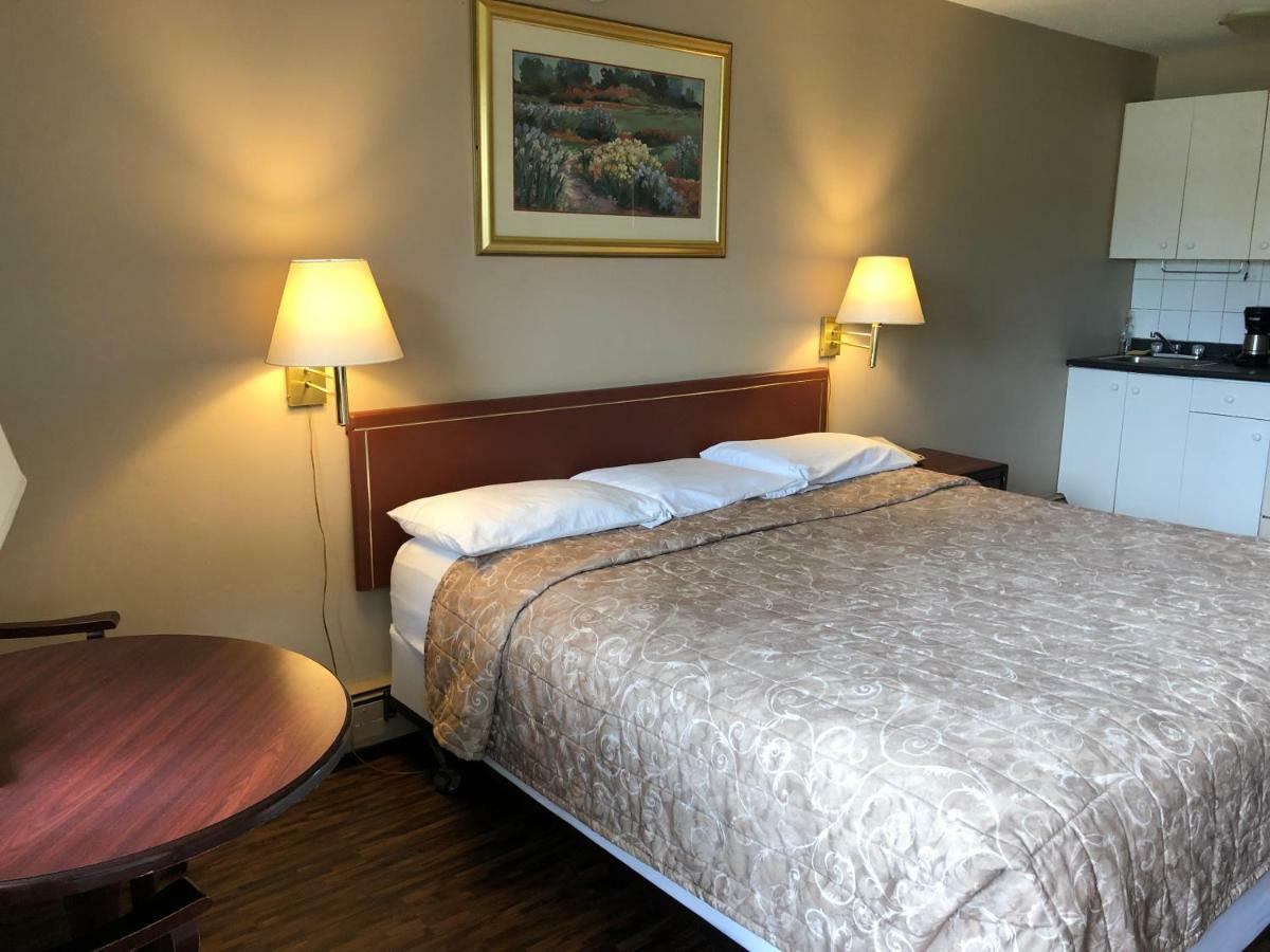 Travellers Inn Calgary Bagian luar foto